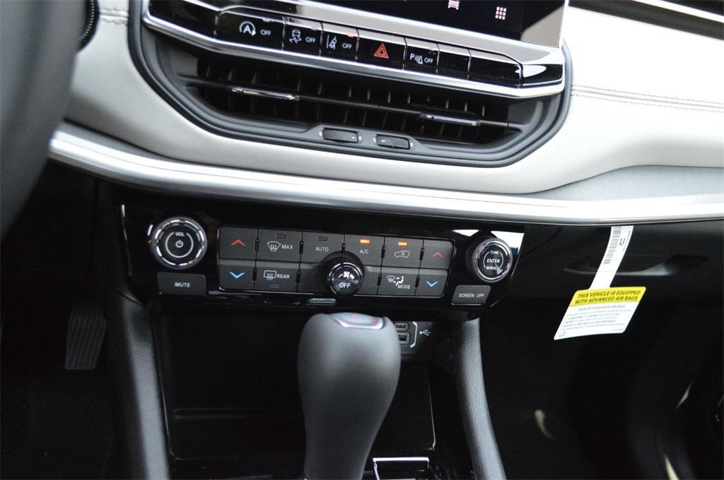 new 2025 Jeep Compass car, priced at $31,999