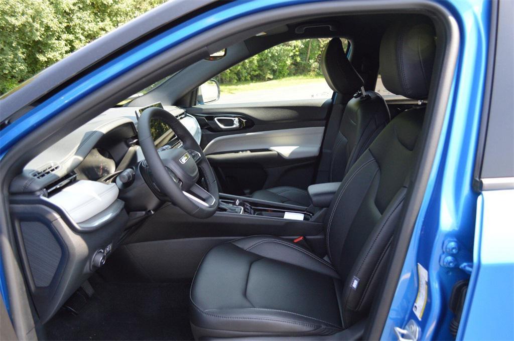 new 2025 Jeep Compass car, priced at $31,999