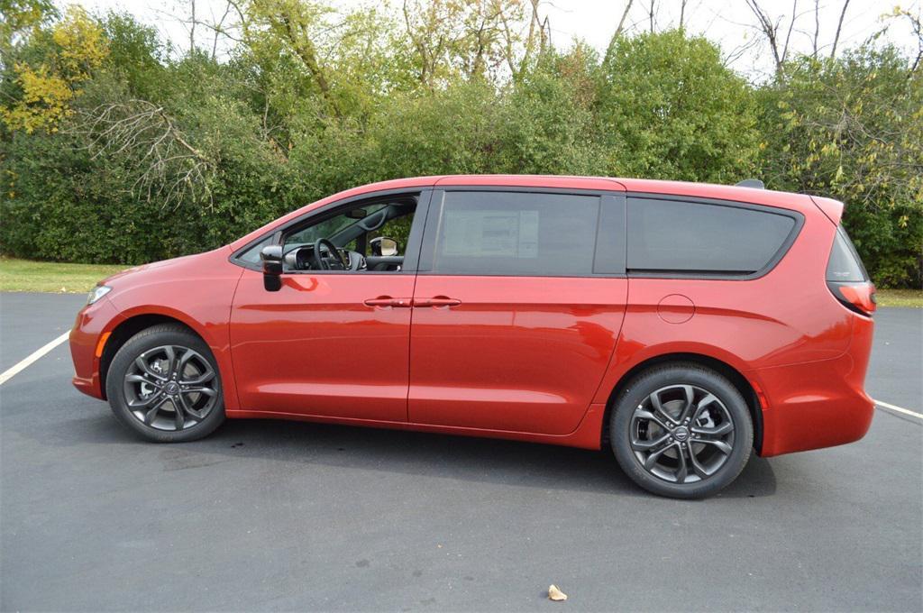 new 2026 Chrysler Pacifica car, priced at $41,999