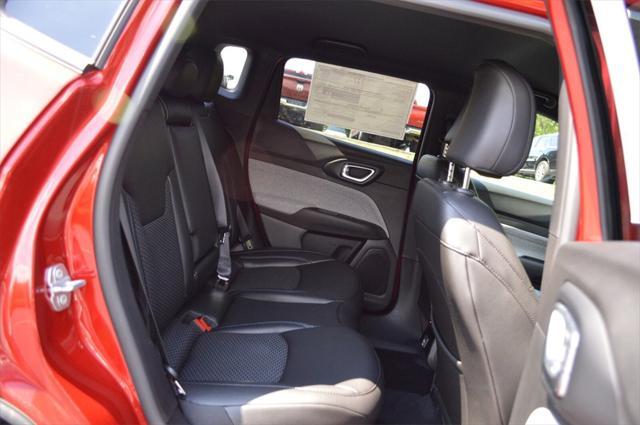 new 2025 Jeep Compass car, priced at $27,999