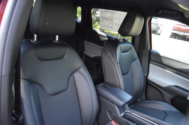 new 2025 Jeep Compass car, priced at $27,999
