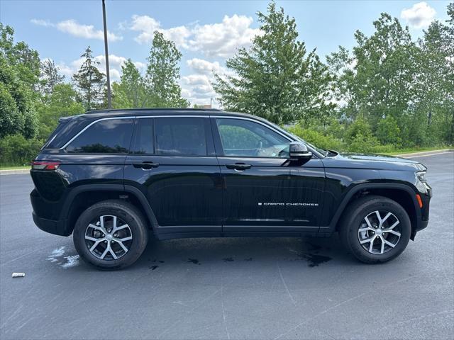 used 2024 Jeep Grand Cherokee car, priced at $44,990