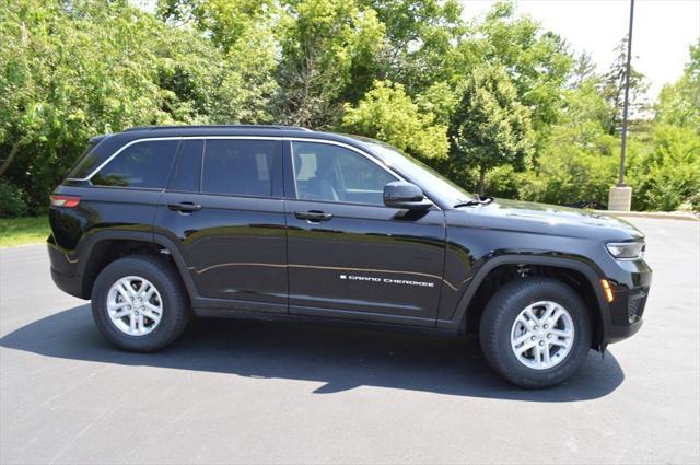 new 2025 Jeep Grand Cherokee car, priced at $39,999