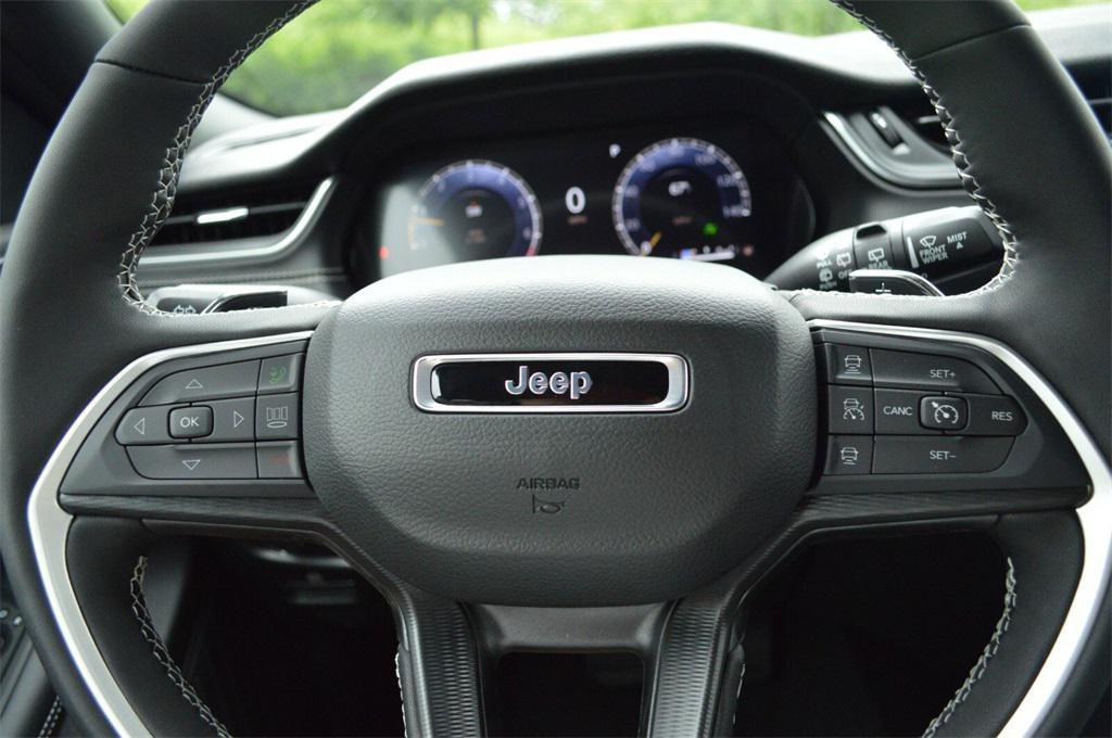 new 2025 Jeep Grand Cherokee car, priced at $38,683