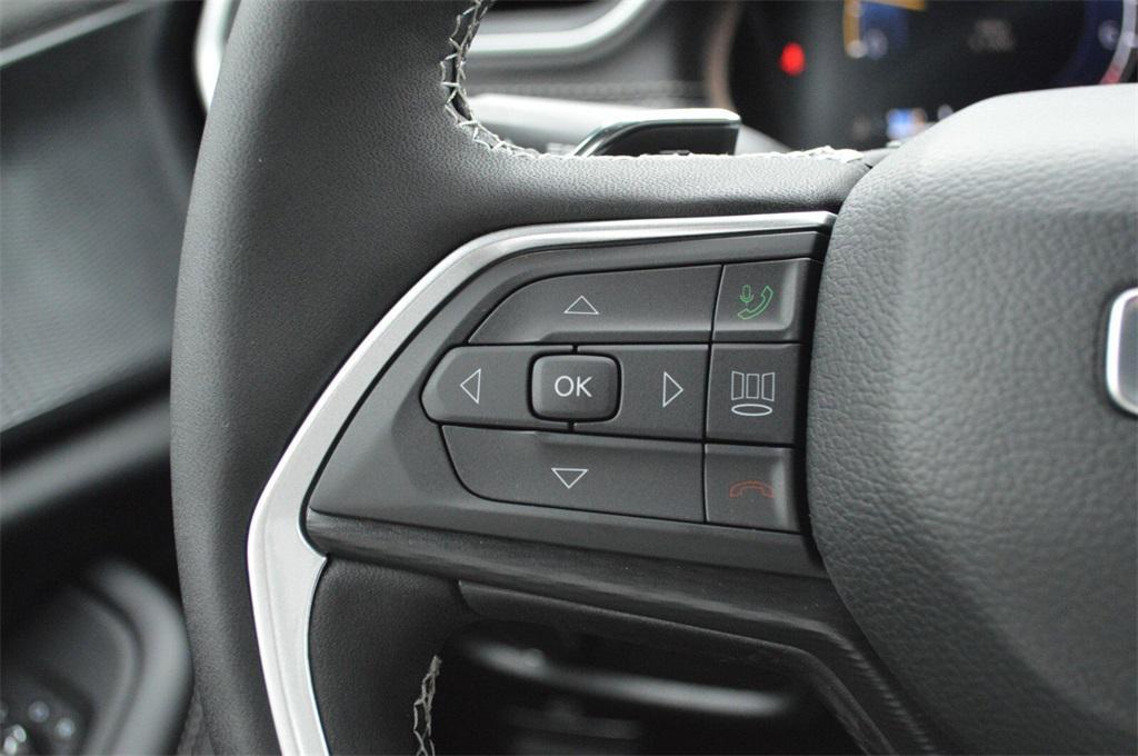 new 2025 Jeep Grand Cherokee car, priced at $38,683