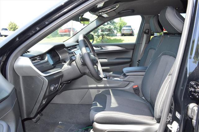 new 2025 Jeep Grand Cherokee car, priced at $39,999
