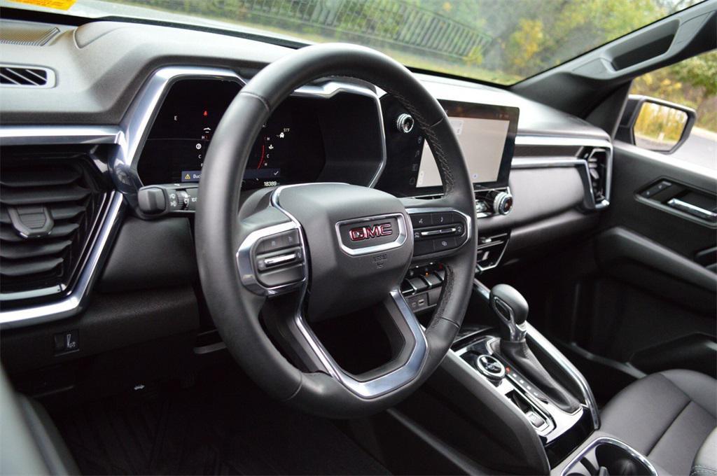 used 2023 GMC Canyon car, priced at $38,999