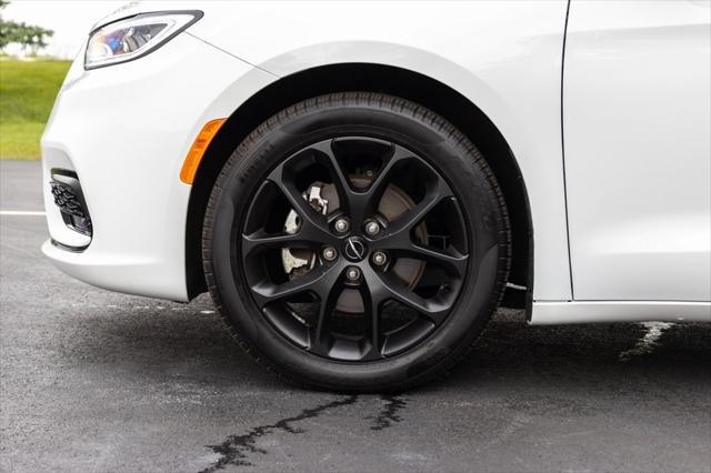 used 2024 Chrysler Pacifica car, priced at $41,996