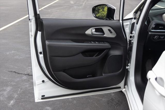used 2024 Chrysler Pacifica car, priced at $41,996