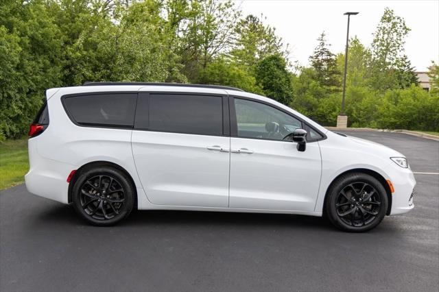 used 2024 Chrysler Pacifica car, priced at $41,996