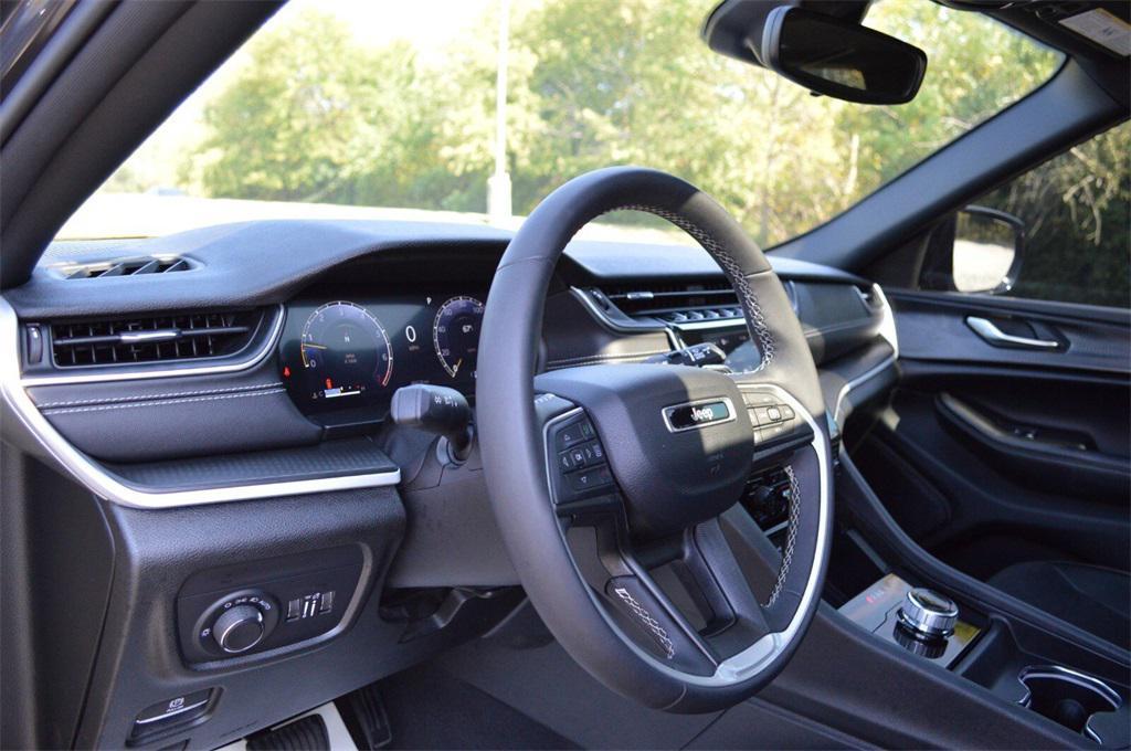 used 2023 Jeep Grand Cherokee car, priced at $31,562