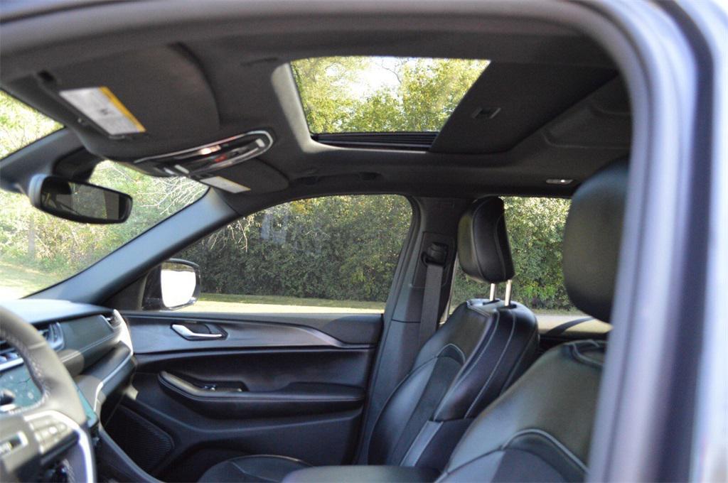 used 2023 Jeep Grand Cherokee car, priced at $31,562