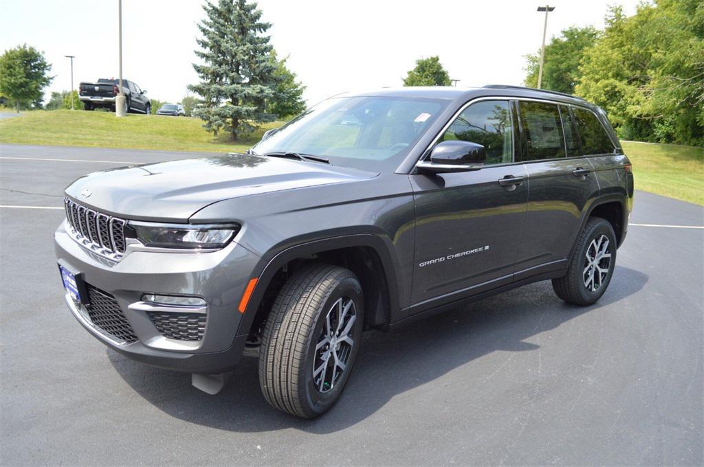 new 2025 Jeep Grand Cherokee car, priced at $42,999