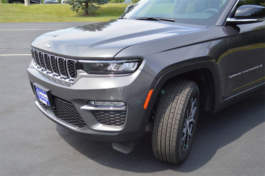 new 2025 Jeep Grand Cherokee car, priced at $42,999