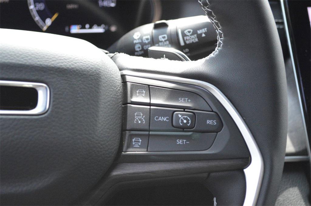 new 2025 Jeep Grand Cherokee car, priced at $42,999
