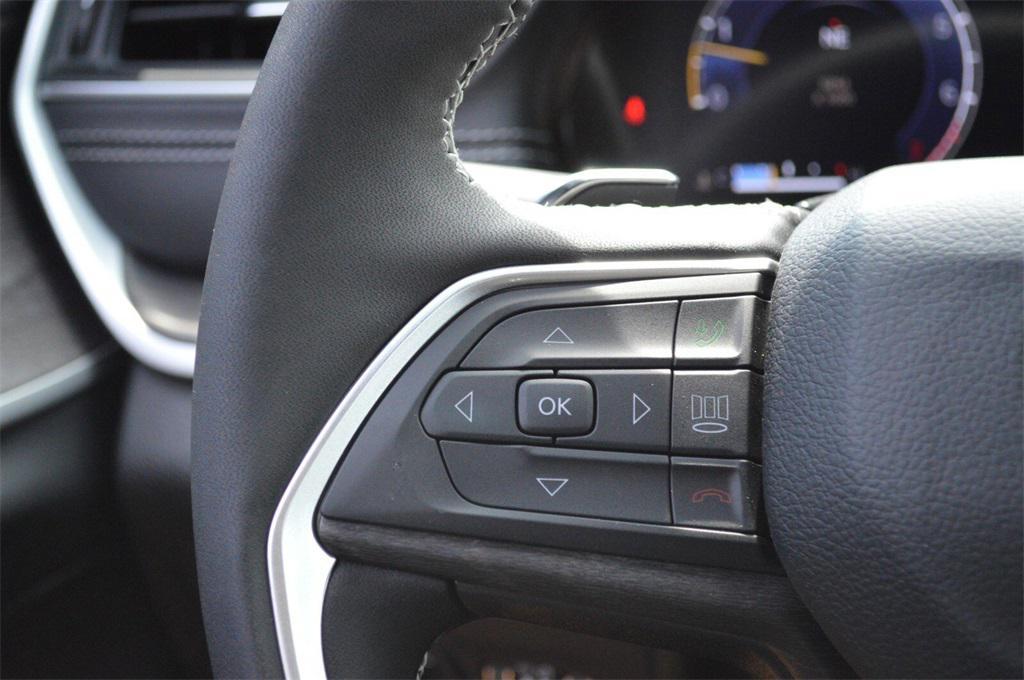 new 2025 Jeep Grand Cherokee car, priced at $42,999