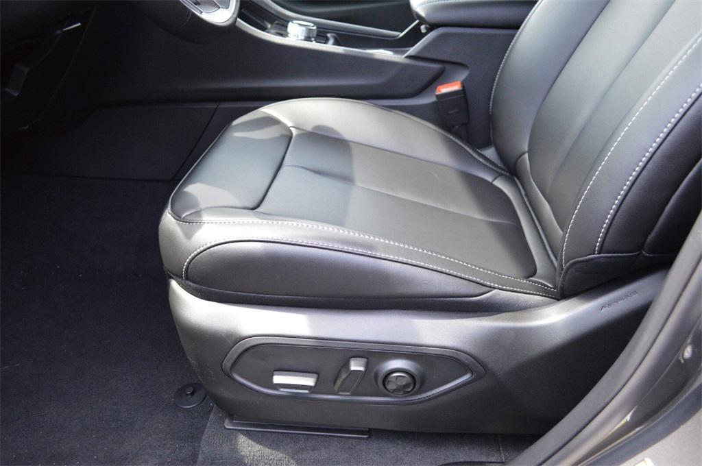 new 2025 Jeep Grand Cherokee car, priced at $42,999
