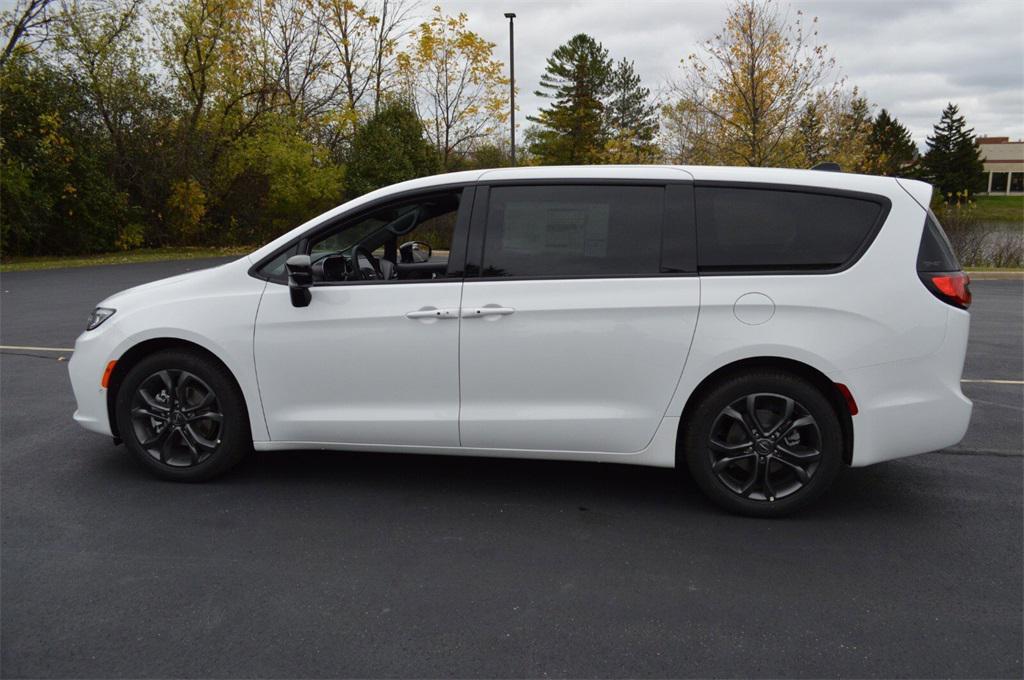 new 2026 Chrysler Pacifica car, priced at $41,999