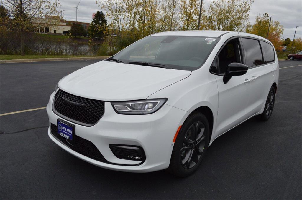 new 2026 Chrysler Pacifica car, priced at $41,999