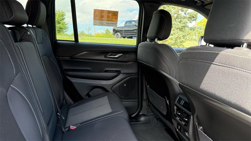 used 2024 Jeep Grand Cherokee car, priced at $32,981
