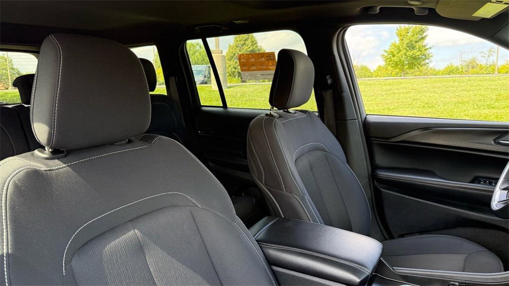 used 2024 Jeep Grand Cherokee car, priced at $32,981