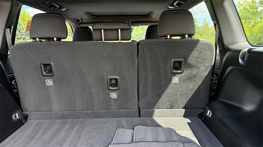 used 2024 Jeep Grand Cherokee car, priced at $32,981