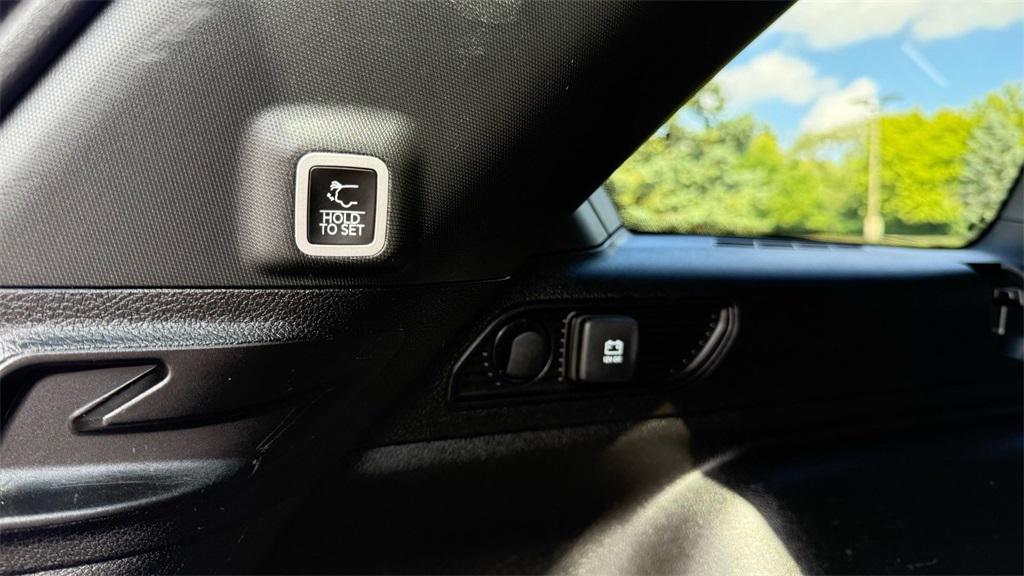 used 2024 Jeep Grand Cherokee car, priced at $32,981