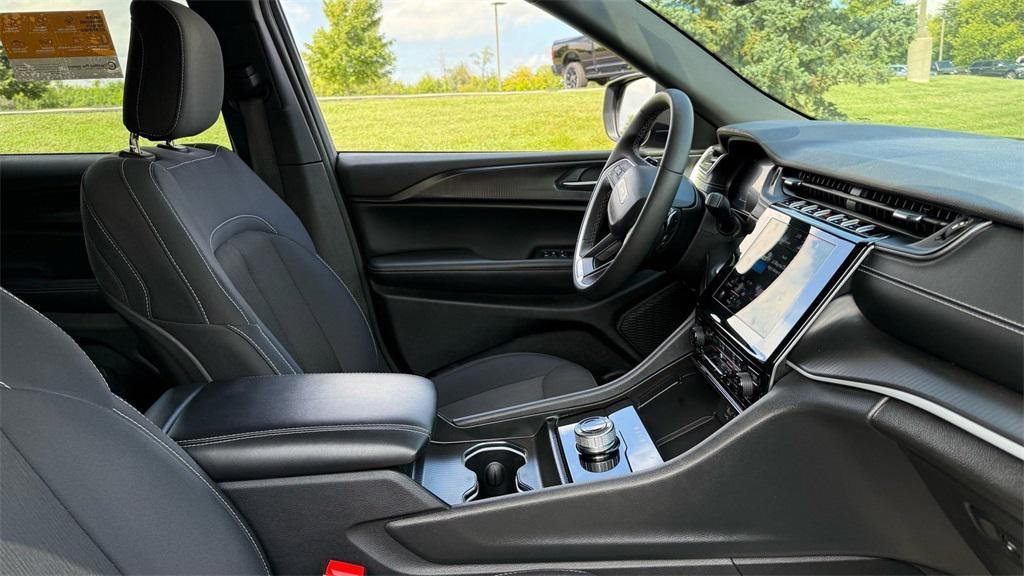 used 2024 Jeep Grand Cherokee car, priced at $32,981