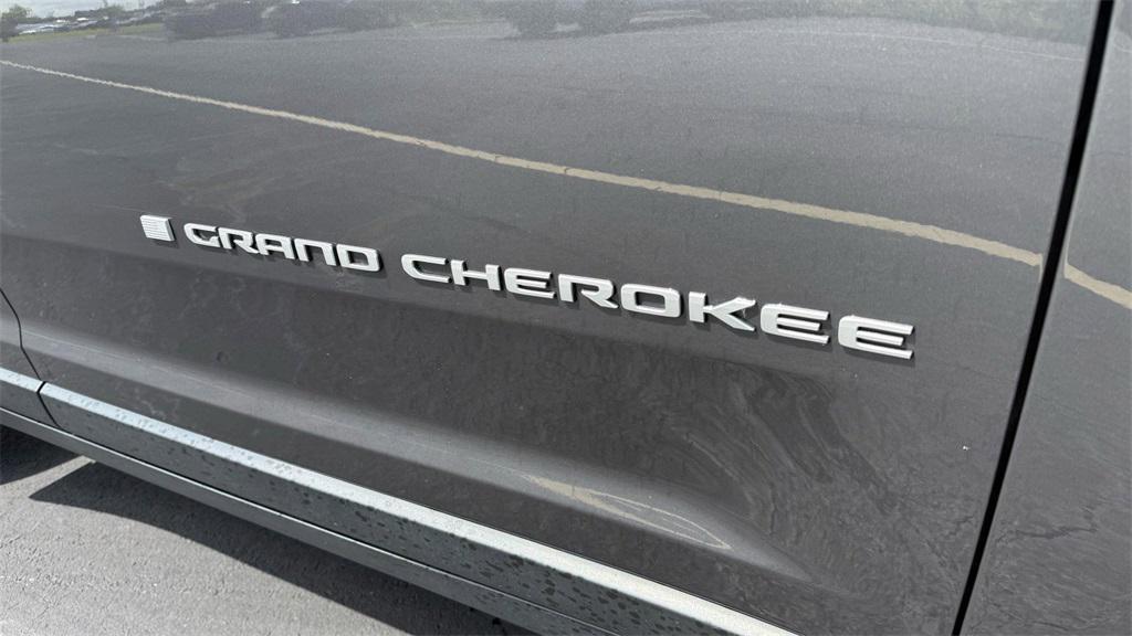 used 2024 Jeep Grand Cherokee car, priced at $32,981