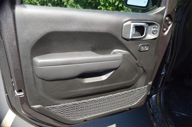 new 2025 Jeep Wrangler car, priced at $45,999