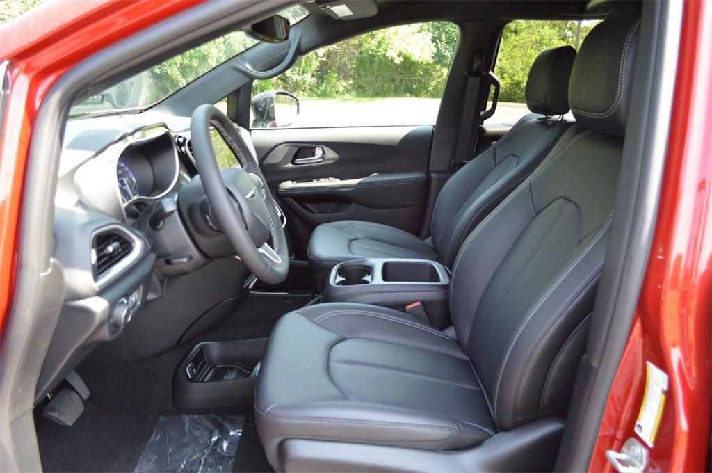 new 2025 Chrysler Voyager car, priced at $42,174