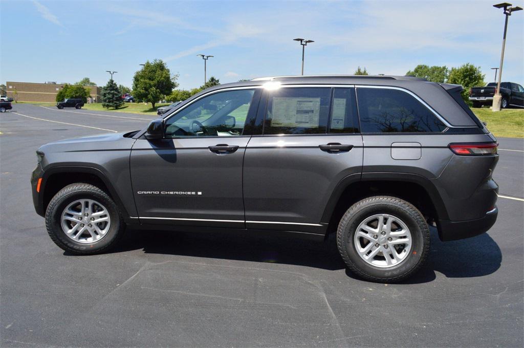 new 2025 Jeep Grand Cherokee car, priced at $38,599