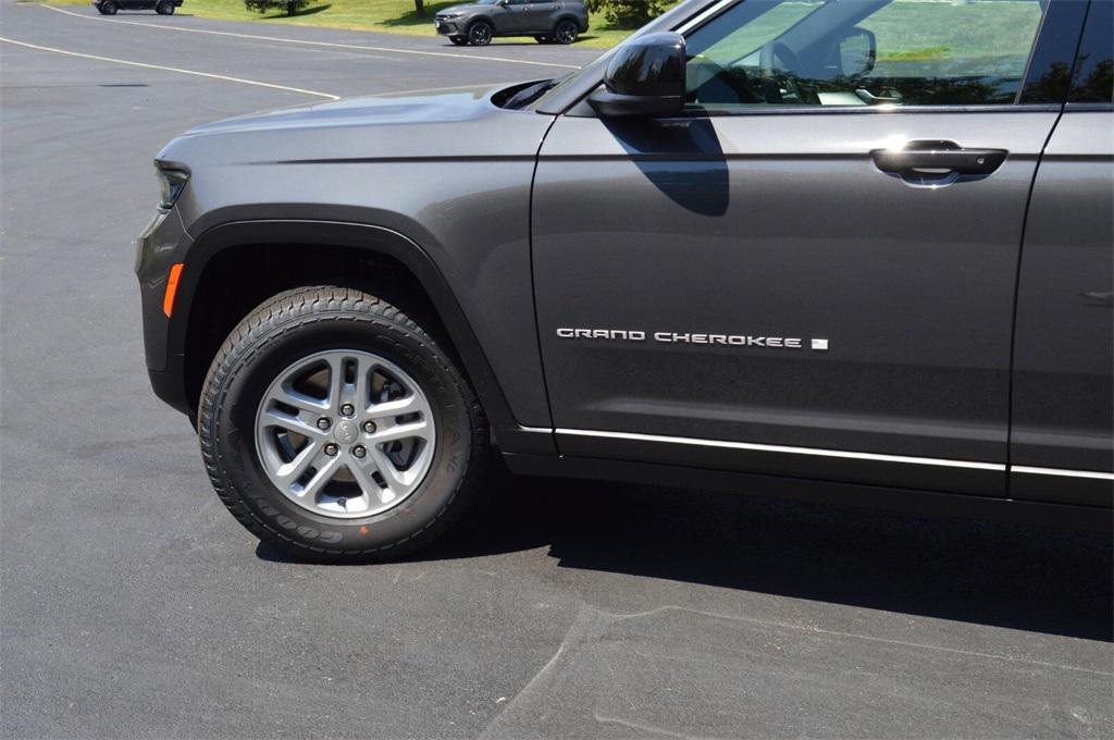 new 2025 Jeep Grand Cherokee car, priced at $38,599
