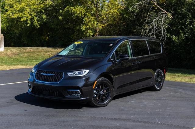 used 2023 Chrysler Pacifica car, priced at $24,996