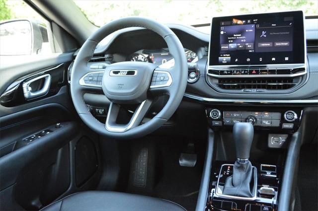 new 2025 Jeep Compass car, priced at $26,999