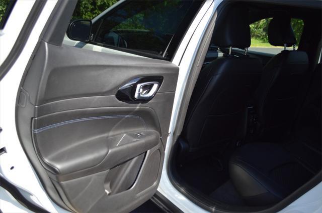 new 2025 Jeep Compass car, priced at $26,999