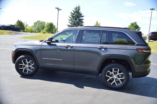 new 2025 Jeep Grand Cherokee car, priced at $43,499