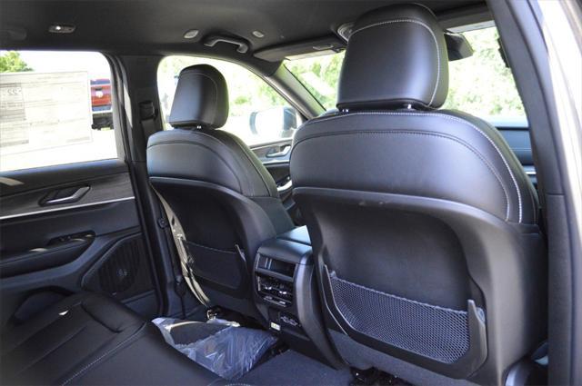 new 2025 Jeep Grand Cherokee car, priced at $43,499