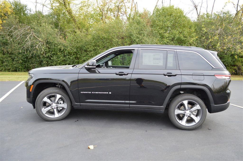 new 2025 Jeep Grand Cherokee car, priced at $47,999