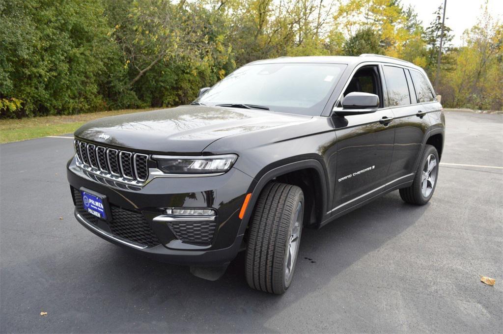 new 2025 Jeep Grand Cherokee car, priced at $47,999