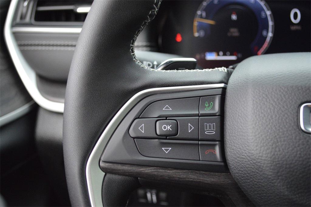 new 2025 Jeep Grand Cherokee car, priced at $47,999