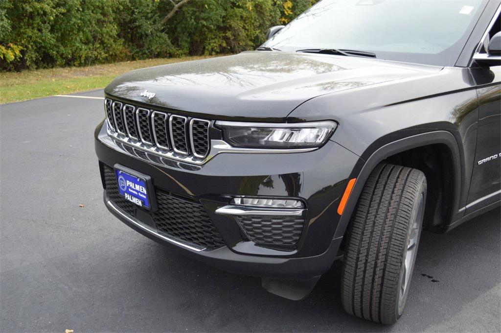 new 2025 Jeep Grand Cherokee car, priced at $47,999