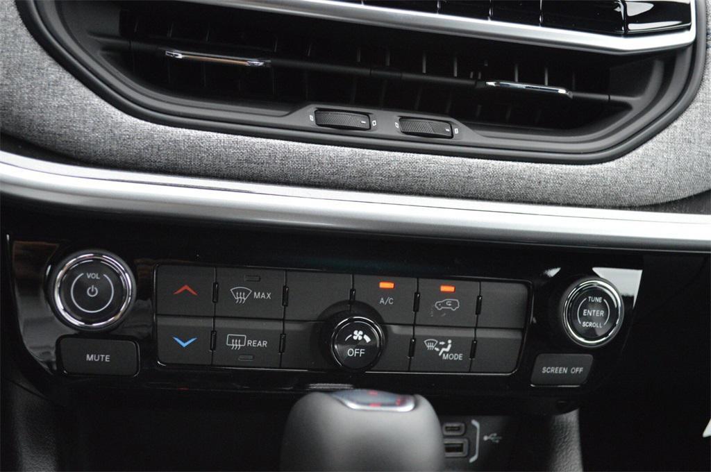 new 2025 Jeep Compass car, priced at $27,999