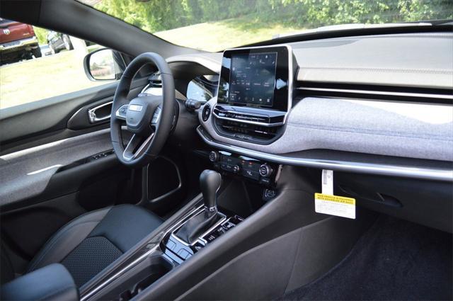new 2025 Jeep Compass car, priced at $28,499