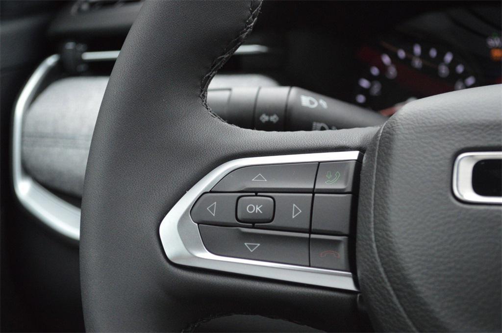 new 2025 Jeep Compass car, priced at $27,999
