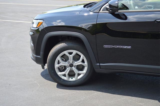 new 2025 Jeep Compass car, priced at $28,499