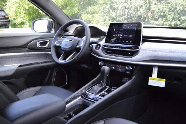 new 2025 Jeep Compass car, priced at $28,499