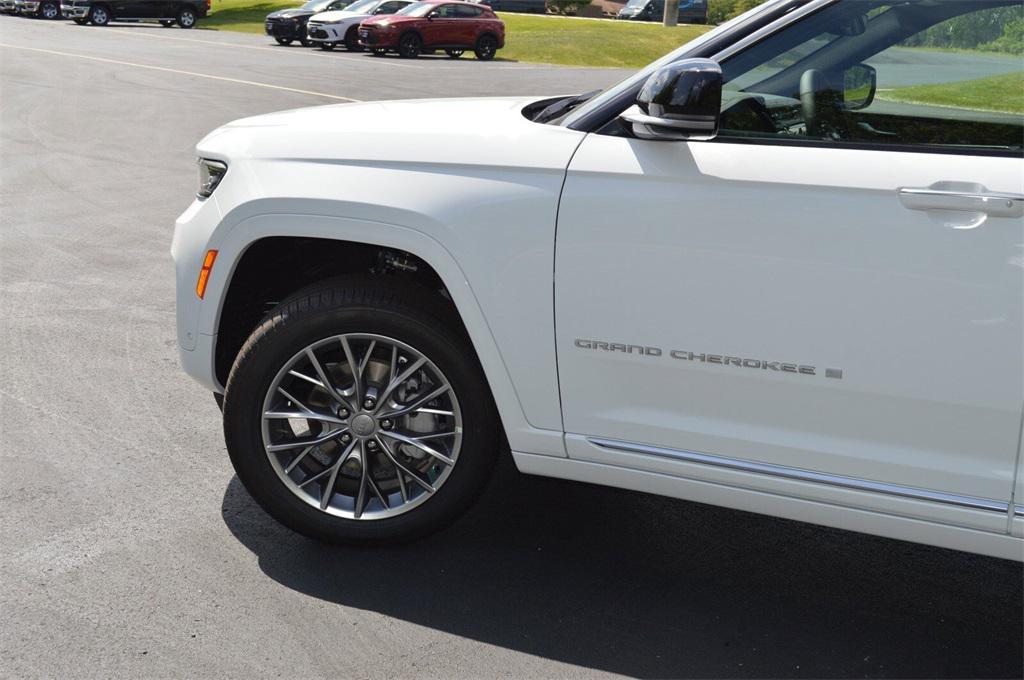 new 2025 Jeep Grand Cherokee car, priced at $54,499