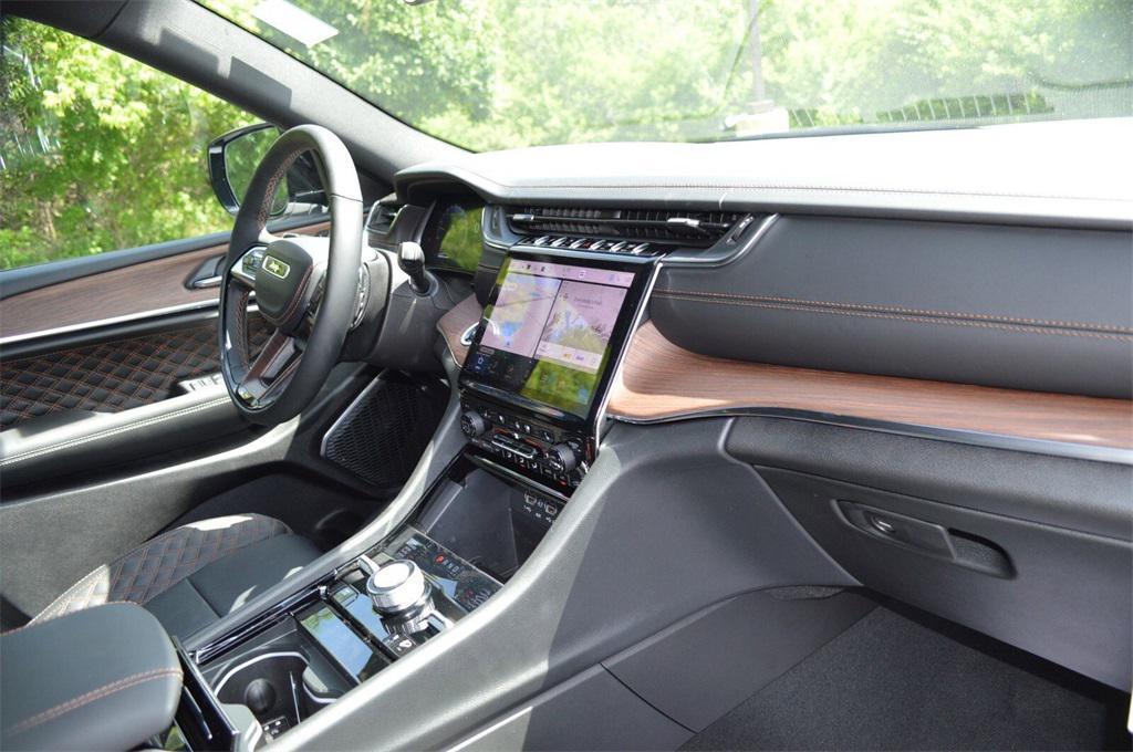 new 2025 Jeep Grand Cherokee car, priced at $54,499
