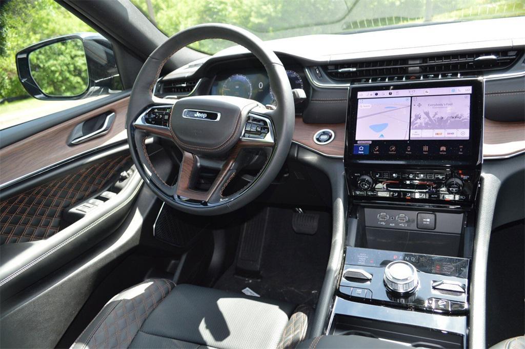 new 2025 Jeep Grand Cherokee car, priced at $54,499